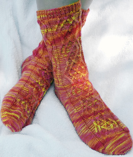 Chaussettes torsades Knitty.com